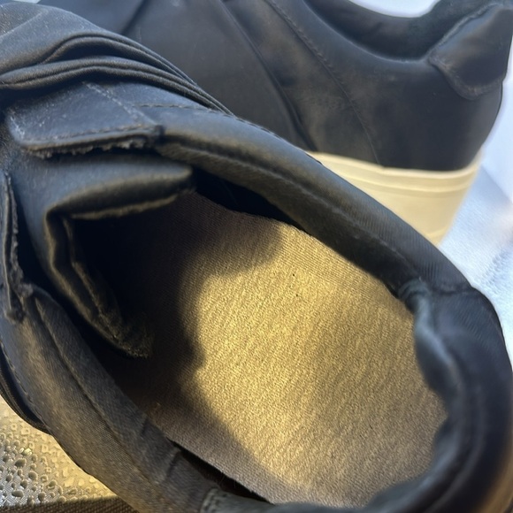 Seven dials black shoes. Size 8 1/2. I adorable flat shoes with a black bow. - Picture 5 of 8